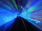 vitesse lumière varie-t-elle dans vide