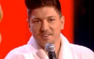 VIDEO Quentin Mosimann : nu sur le plateau de The Voice en Belgique