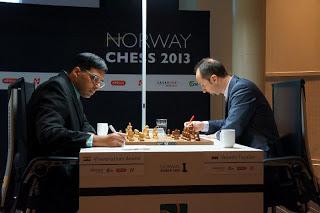 Échecs en Norvège : Viswanathan Anand (2783) 1-0 Veselin Topalov (2793) © Site officiel 