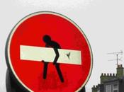 Clet Abraham, l'artiste détourne panneaux signalisation