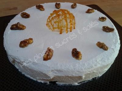 Gâteau chocolatine aux noix et à la crème Chantilly Recette gateau chocolatine noix entier