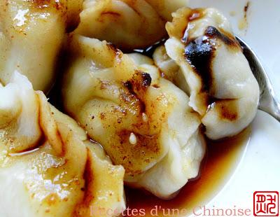 zhong shuijiao / raviolis dans la sauce rouge de Sichuan 钟水饺 zhōng shuǐjiǎo