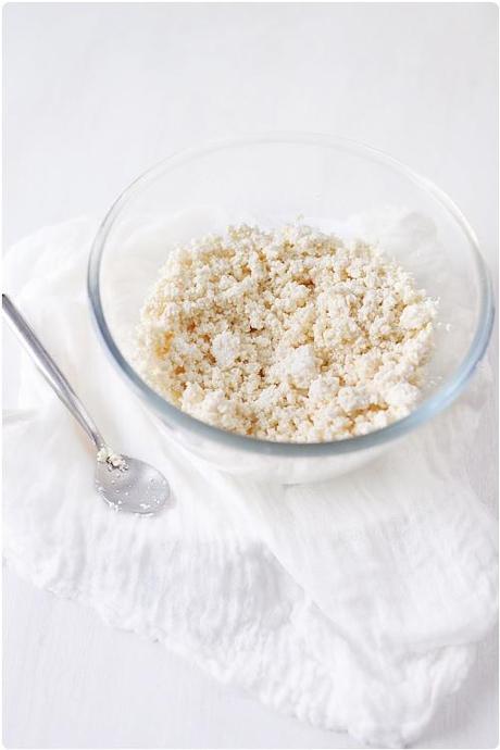 Fromage frais au poivre concassé