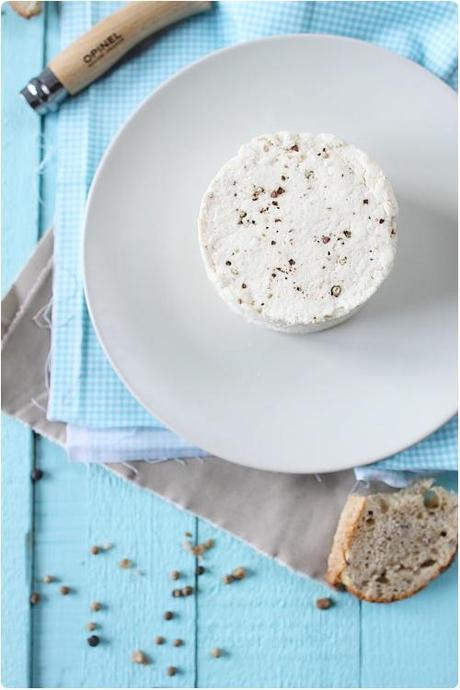 Fromage frais au poivre concassé