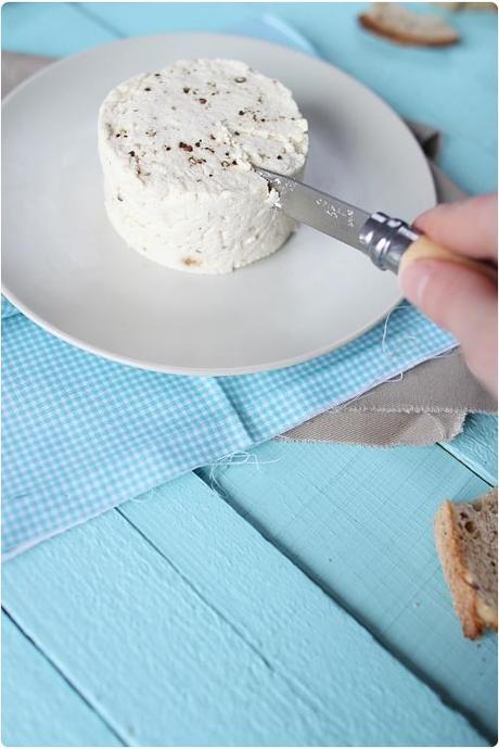 Fromage frais au poivre concassé