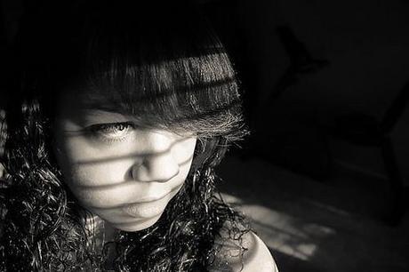 jeune fille anxieuse jeune fille anxieuse