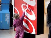 Coca-Cola donne sourire voyageurs