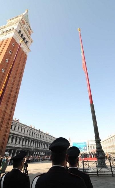 Le campanile libéré pour la fête vénitienne du 25 avril