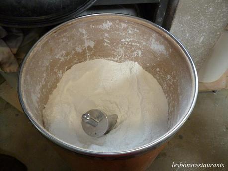 LONGWY(54)-Manufacture Faïenceries et Émaux de Longwy-Atelier de Chimie