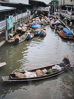 le-marche-flottant 0409 1