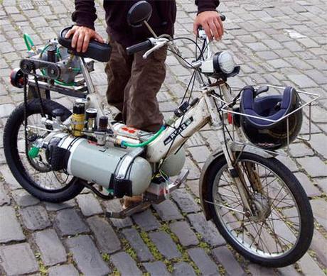 MOTOBYLETTE À AIR COMPRIMÉ MOTOBYLETTE À AIR COMPRIMÉ
