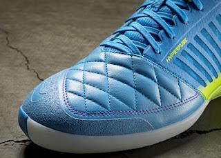 Nouvelles Nike FC247...