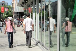 Promenade dans le quartier des spectacles