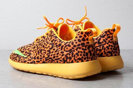 nike-roshe-run-fb-orange-leopard-2