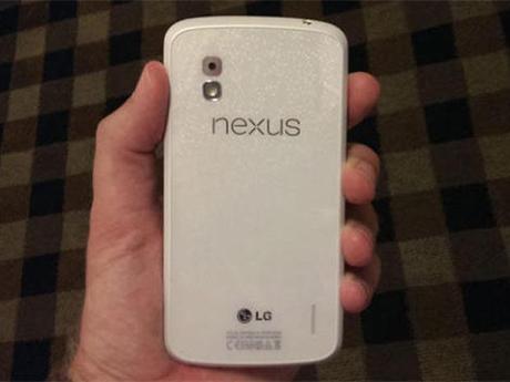 Android 4.3 : Une sortie avec le Nexus 4 blanc et le Galaxy S4 Google Edition?