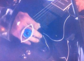 PRINCE RETOURNE A L’AFRO ET AUX CHEVEUX NATURELS LORS DE LA CEREMONIE DES BILLBOARD MUSIC AWARDS