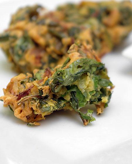 Cuisine indienne Pakoras d'épinard en vidéo beignet indien pakora