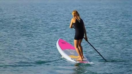Sur la photo : Fabienne d'Ortoli, double championne du monde de Kite Surf, qui nous a initié au stand up paddle.