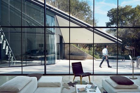 edgeland-house-living-room-windows