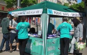 Stand d'info sur la drogue Marseille