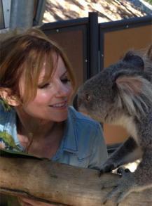 PHOTO Geri Halliwell : un koala fait pipi sur son sac