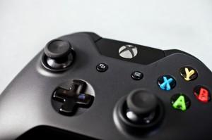 1369161848 xbox one 15 300x199 Xbox One : Les boutons Menu et View expliqués  Xbox One 