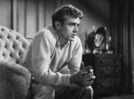 james-dean-leans-forward-in-east-of-eden