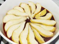 Gâteau aux poires caramelisées et au chocolat