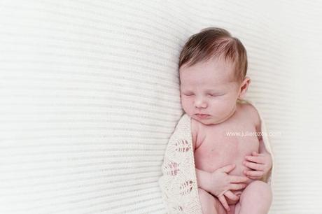 Séance photos nouveau-né Paris : Esmée