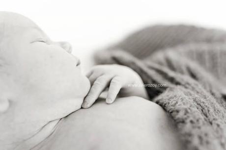 Séance photos nouveau-né Paris : Esmée