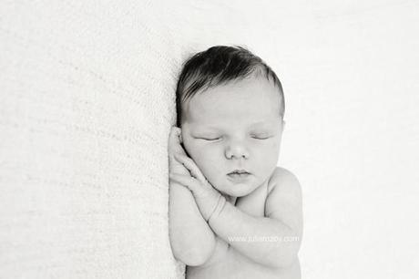 Séance photos nouveau-né Paris : Esmée