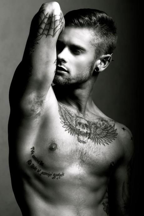 BEAU comme un Corps Tatoué à Souhait 3