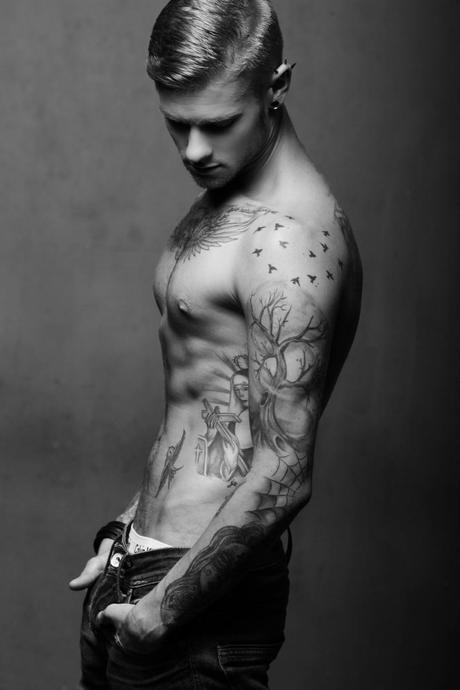 BEAU comme un Corps Tatoué à Souhait