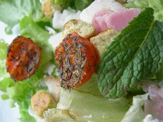 Salade tomate au four, fomage de chèvre,