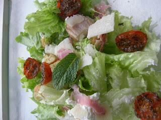 Salade tomate au four, fomage de chèvre,
