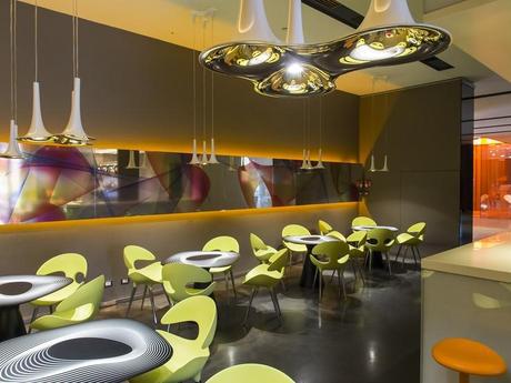 Visite déco : le bar du NHOW à Milan !