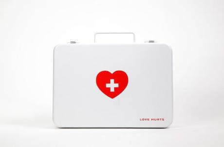 love-hurts-box-01