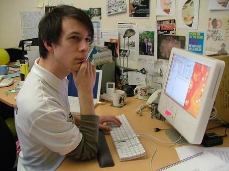 Maman offre 500 $ de récompense pour que sa fille obtienne un emploi