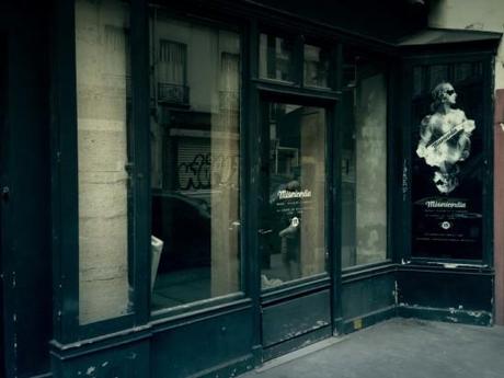 Façade boutique misericordia, les débuts Parisien