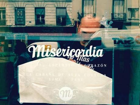 Autocollant de magasin, ouverture du premier magasin misericordia