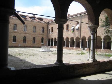 Cloître de Sts Côme et Damien