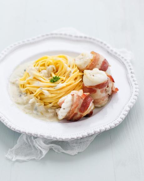 Roulés de lotte et tagliatelles à la sauce roquefort