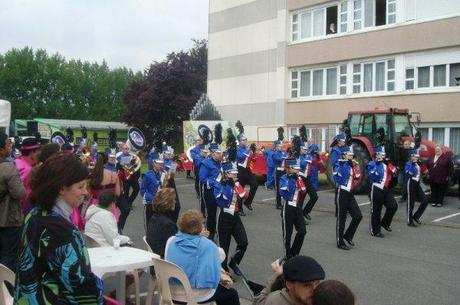 Carnaval d'été de Lomme 2013 : inauguration du char du quartier du Marais, la Vaillante était aussi de la partie