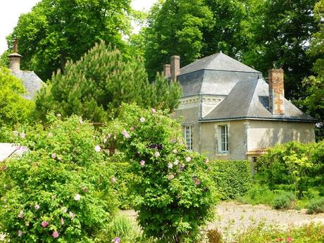 Mademoiselle aux jardins… du Château du Lude