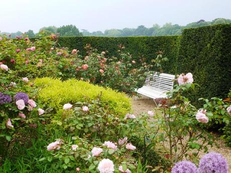 Mademoiselle aux jardins… du Château du Lude