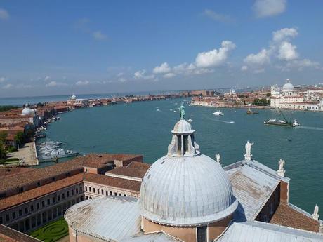 Du campanile de San Giorgio, labyrinthe en hommage à J.L. Borges