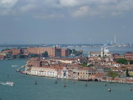 Du campanile de San Giorgio, labyrinthe en hommage à J.L. Borges