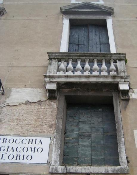 Les fenêtre en biais à S Giacomo dell'Orio