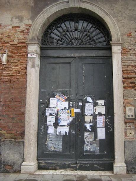 Les fenêtre en biais à S Giacomo dell'Orio