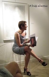 Caroline Loeb lit des extraits du journal de Shirley Goldfarb à la Galerie Guillaune